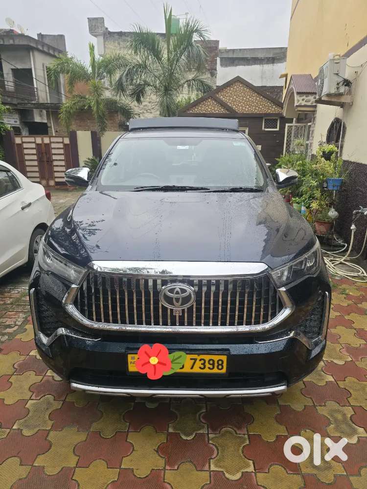 Toyota Innova Hycross 2024
