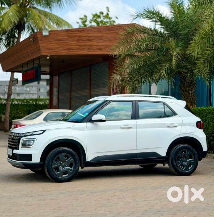 Hyundai Venue, 2023, Petrol