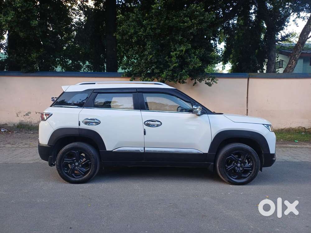 Maruti Suzuki Brezza 1.5 Zxi Smart Hybrid, 2024, Petrol