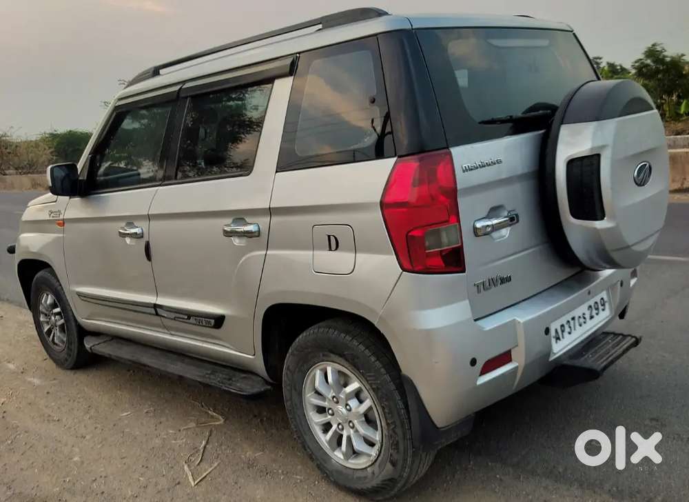 Mahindra Tuv 300 T 8