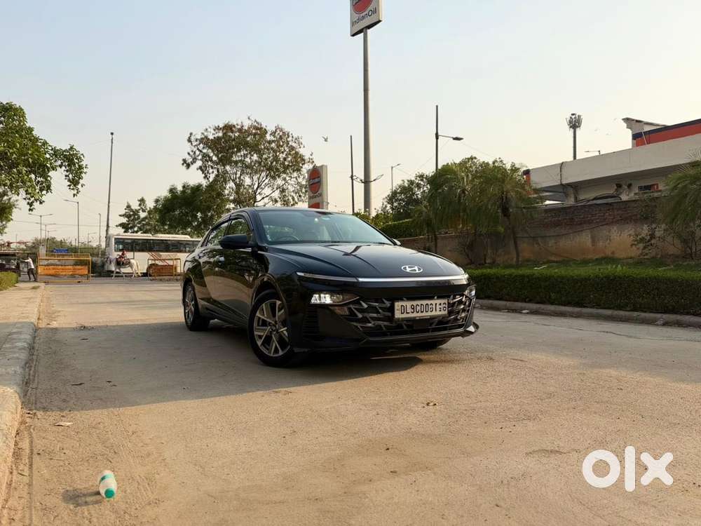 Hyundai Verna Sx (o) 1.5 Vtvt Ivt [2023 - 2026], 2025, Petrol