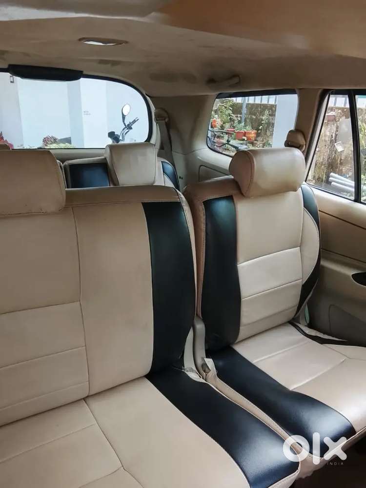 Toyota Innova Hycross 2.0 G-slf 2005