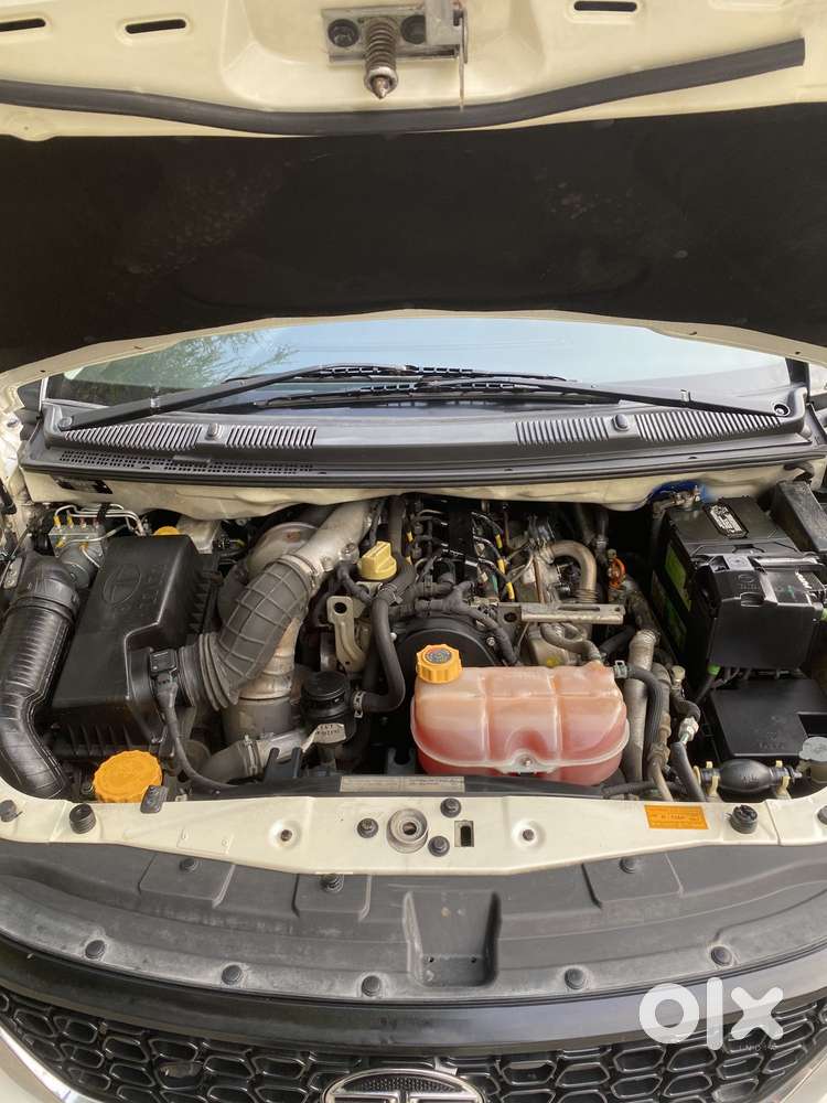 Tata Hexa 2.2 Xe 4x2 7 Str, 2017, Diesel