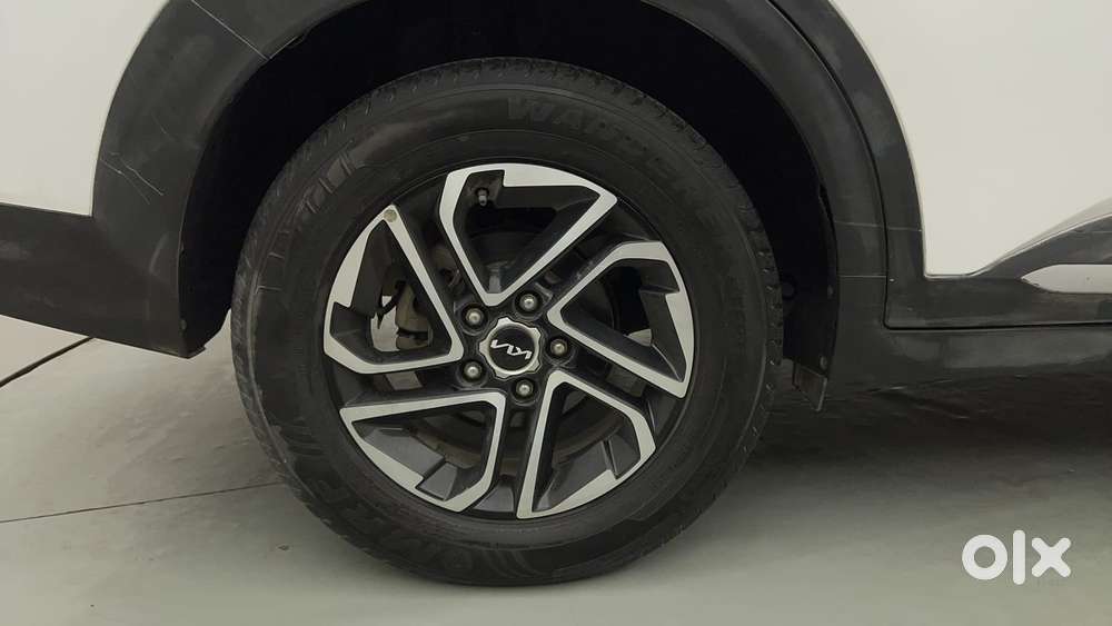 Kia Carens 1.4 Luxury Plus 6 Str, 2022, Petrol