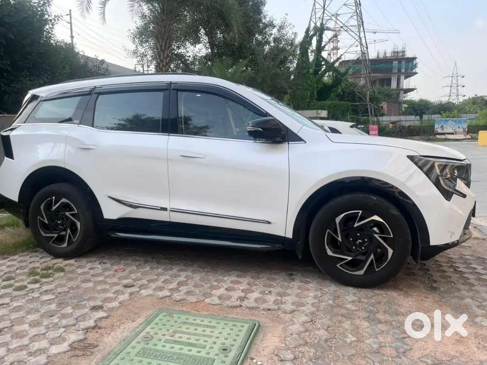 Mahindra Xuv 7xo 2026 Petrol Well Maintained