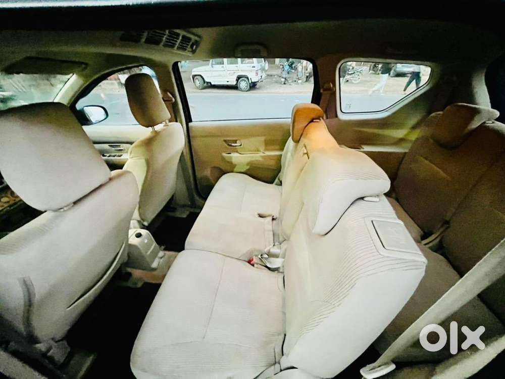 Maruti Suzuki Ertiga 2020 Smart Hybrid Petrol 70000 Km Driven
