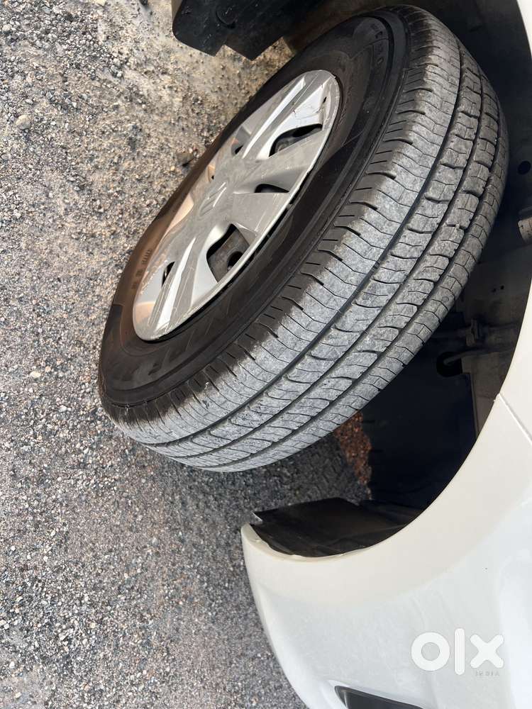 Maruti Suzuki Swift Dzire Vxi Optional, 2014, Petrol