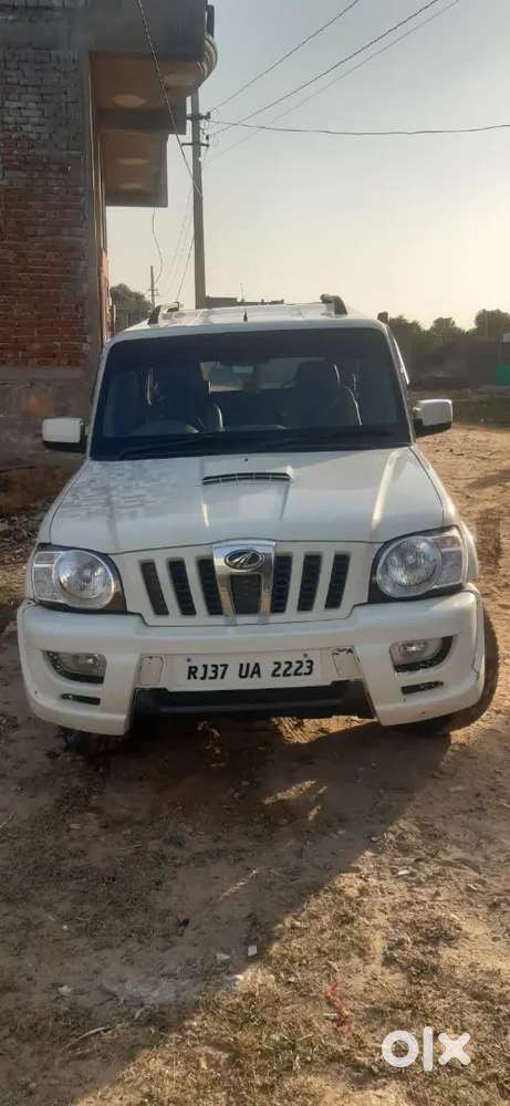 गायत्री नगर गोविन्दगढ राजमार्ग  Nh 52 के पास