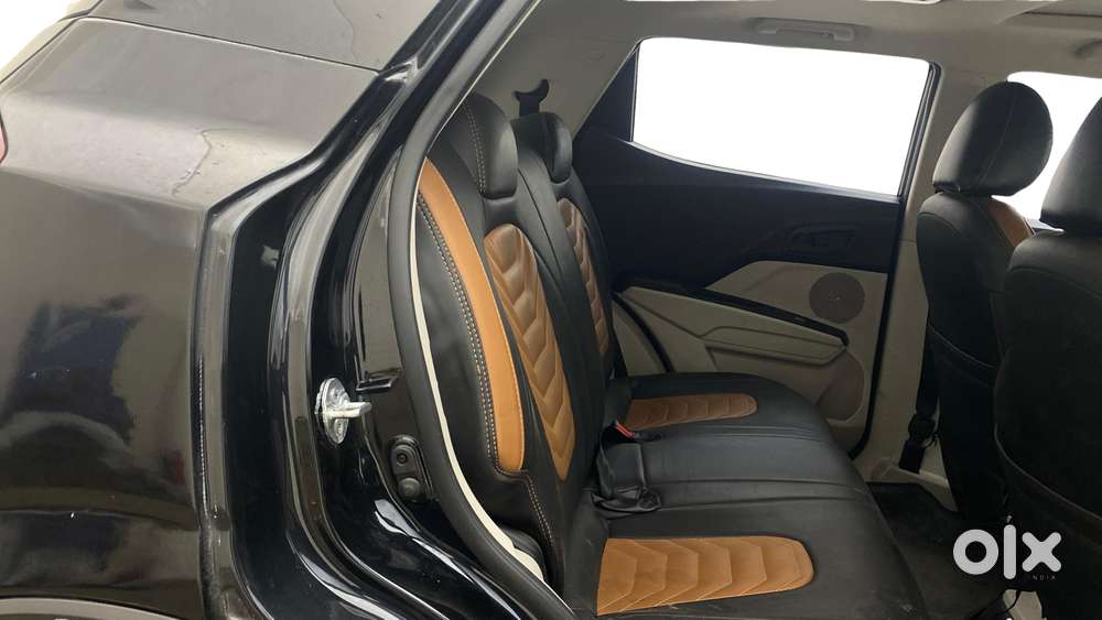 Mahindra Xuv300 W4, 2023, Petrol