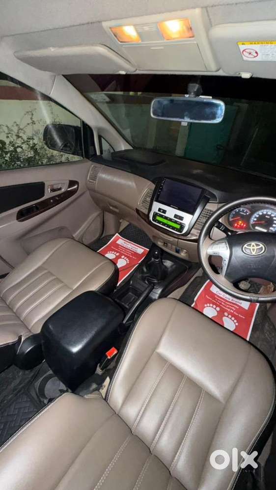 Toyota Innova 2016 Diesel 200000 Km Driven