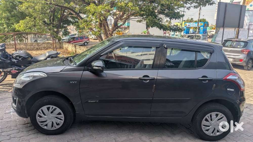 Maruti Suzuki Swift Vxi Optional, 2016, Petrol