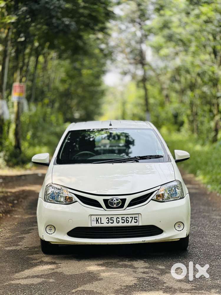 Toyota Etios Liva G Exclusive, 2016, Petrol