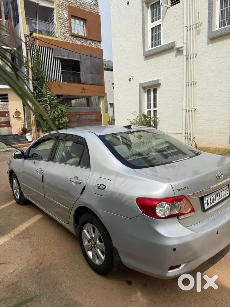 Toyota Corolla Altis 2012