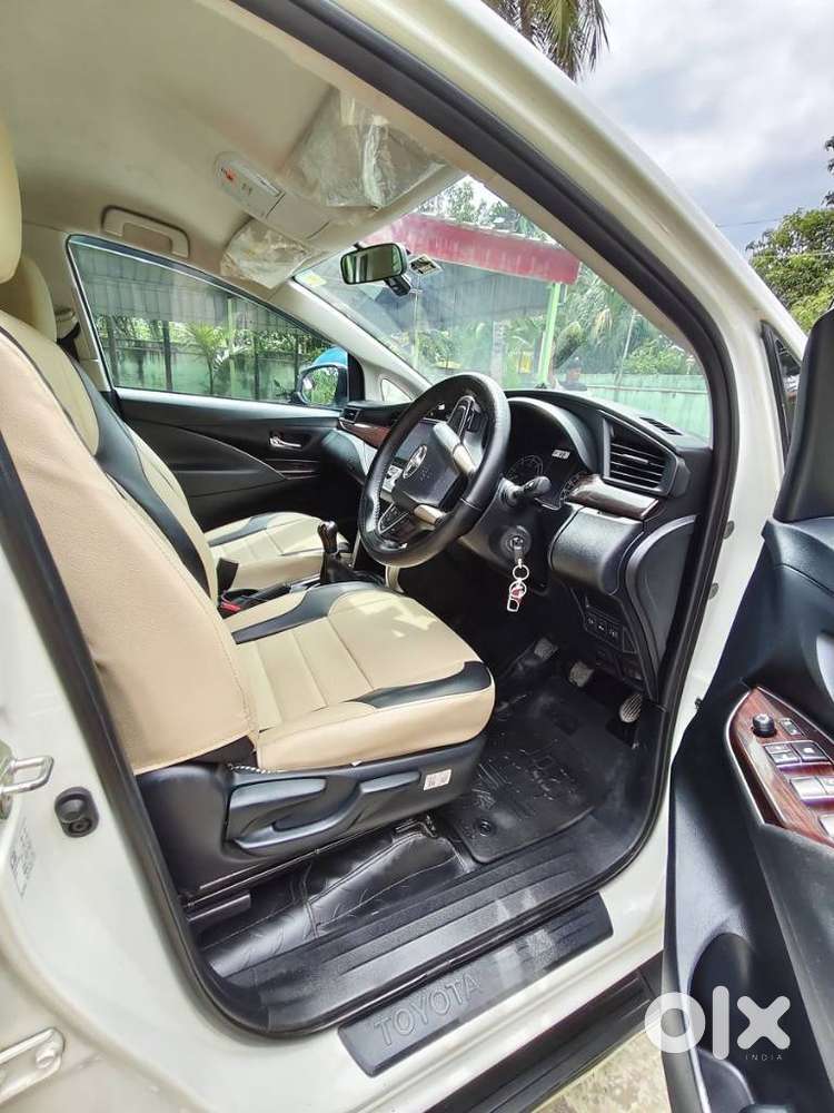 Toyota Innova Crysta 2.4 G Plus Mt 7 Str, 2025, Diesel