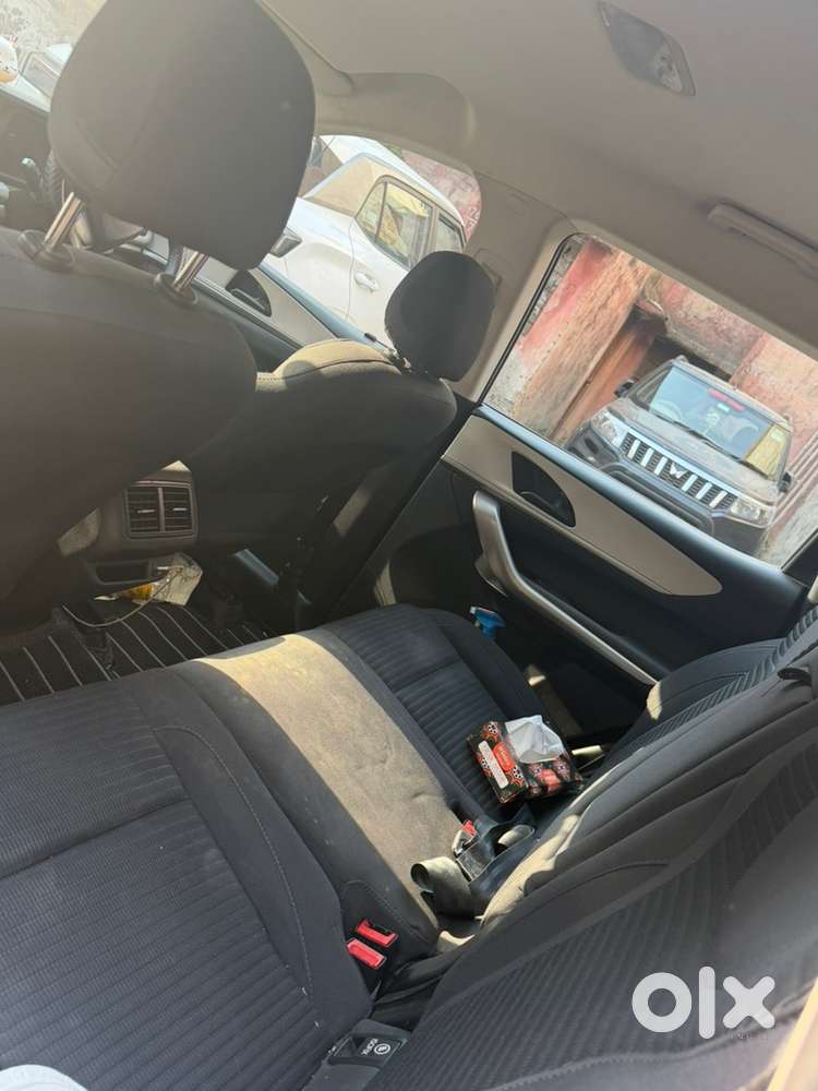 Mahindra Xuv700 Petrol 2025