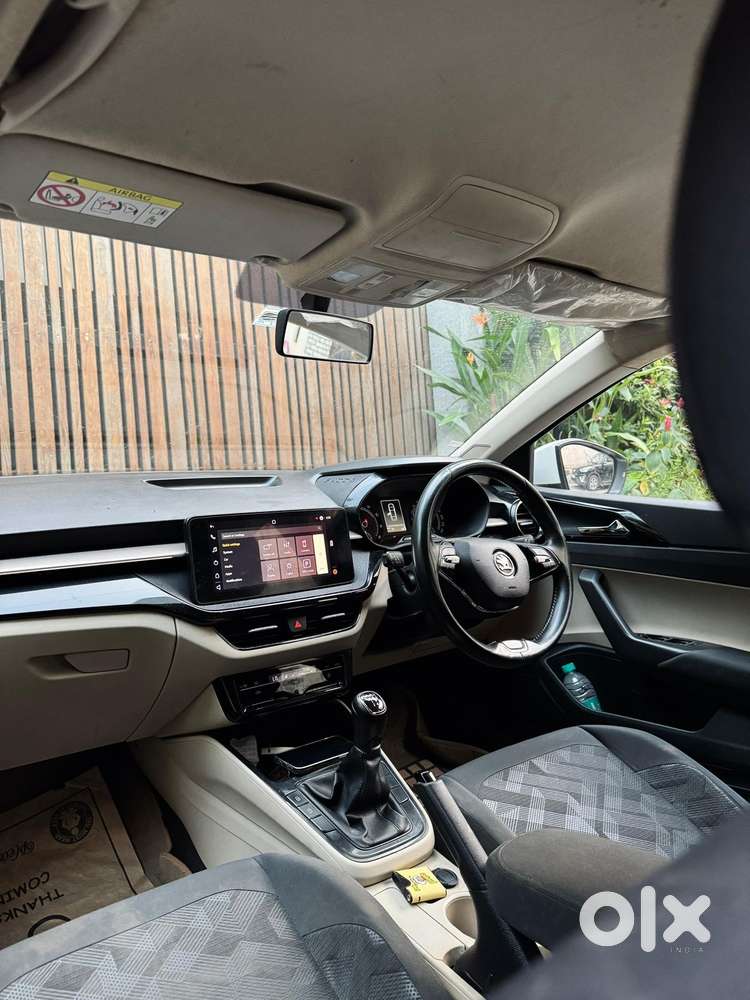 Skoda Slavia 1.0 Ambition Tsi, 2022, Petrol