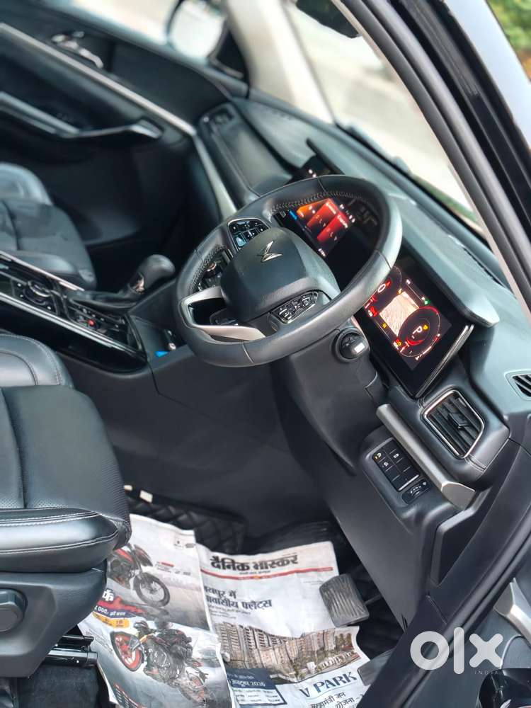Mahindra Xuv700 2.2 Ax 7 Diesel At Luxury Pack Str, 2025, Diesel