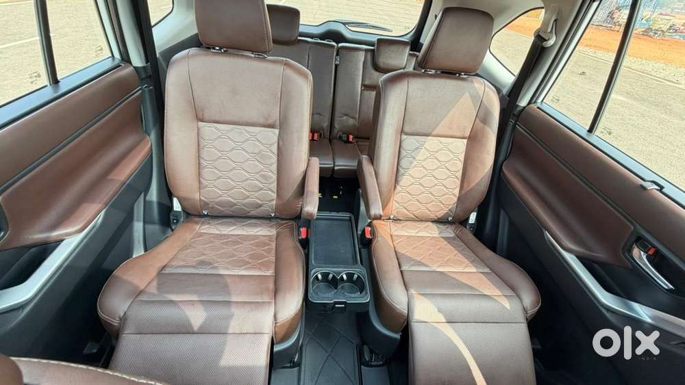 Toyota Innova Hycross 2.0 Zx (o) Hybrid 7 Str, 2025, Petrol
