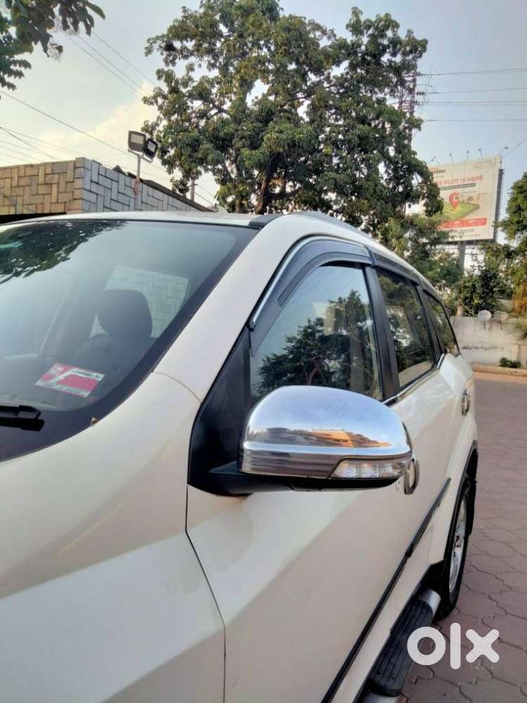 Mahindra Xuv500 W8, 2013