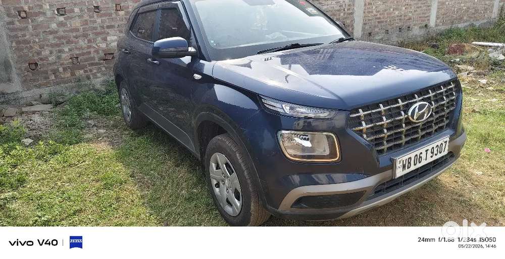 Hyundai Venue 2020 Petrol 42000 Km Driven