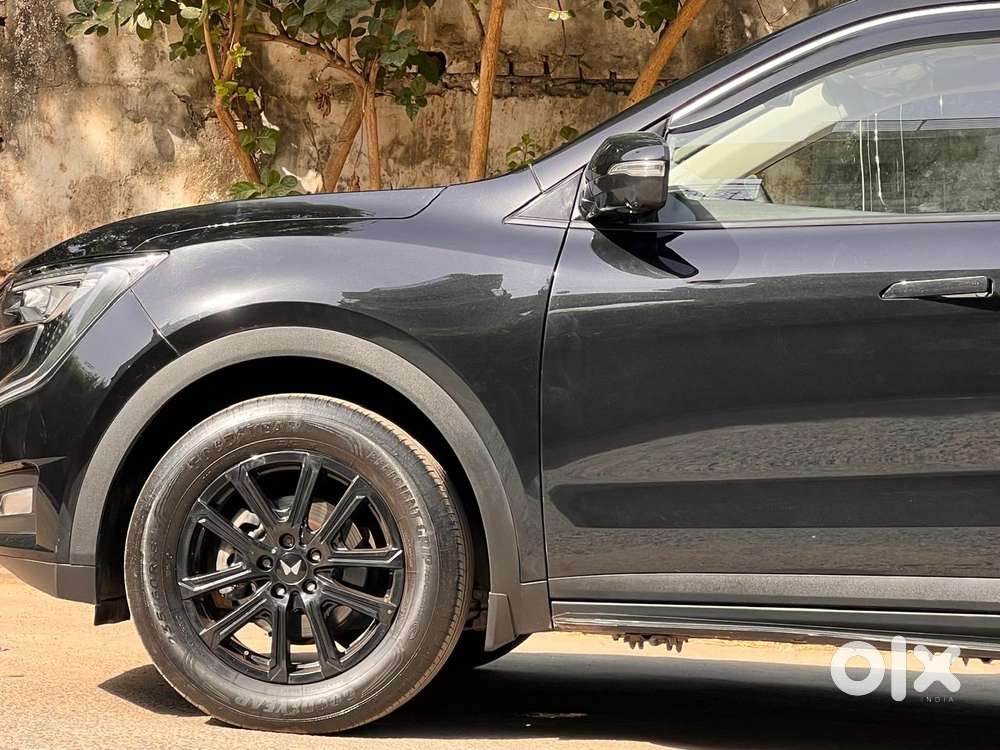 Mahindra Xuv700 2.0 Ax 7 Petrol At Str, 2025, Petrol