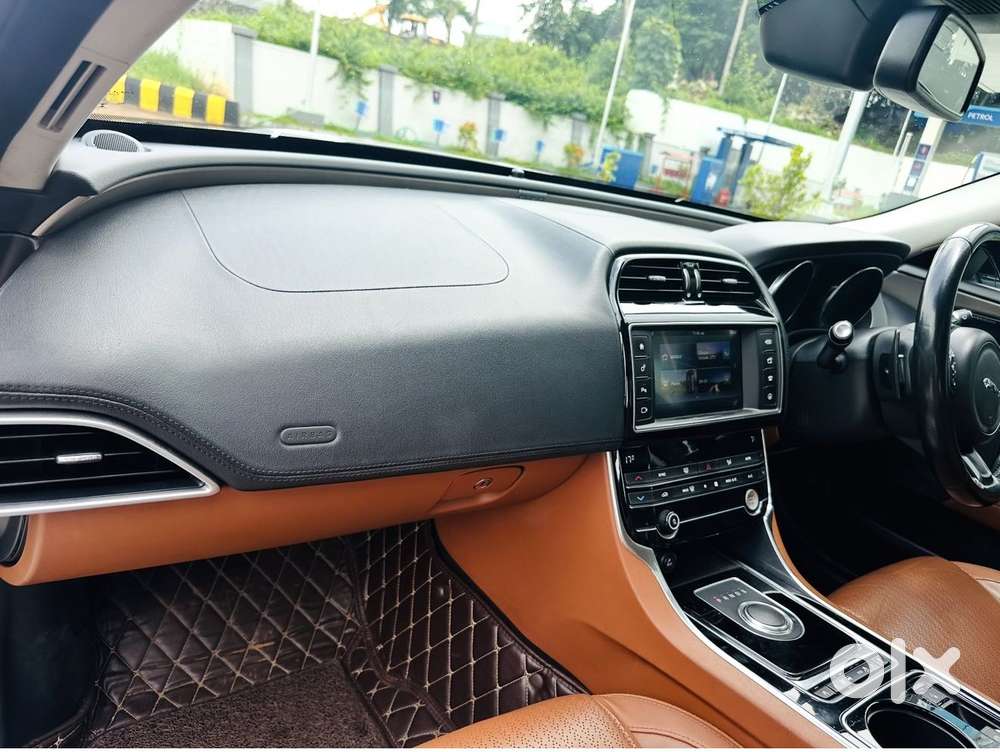 Jaguar Xe Portfolio, 2017, Diesel