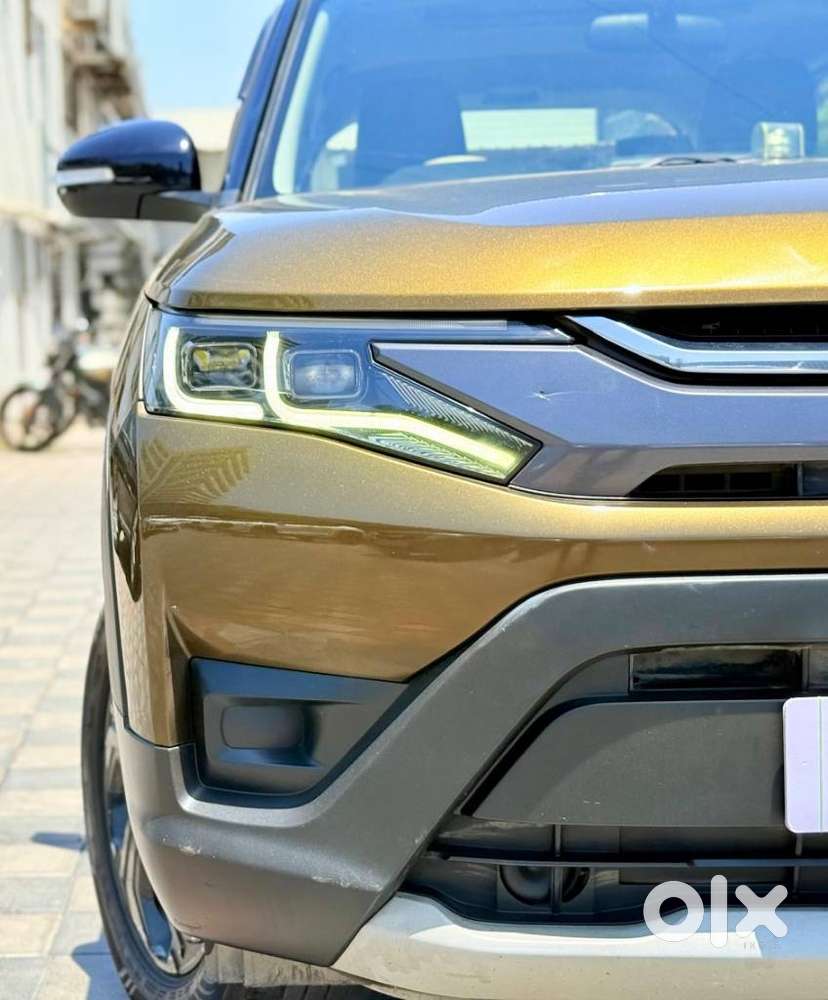Maruti Suzuki Brezza 1.5 Zxi Cng Dual Tone, 2024, Cng & Hybrids