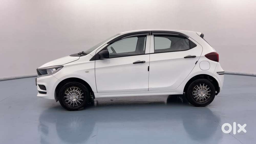 Tata Tiago Xe, 2025, Petrol