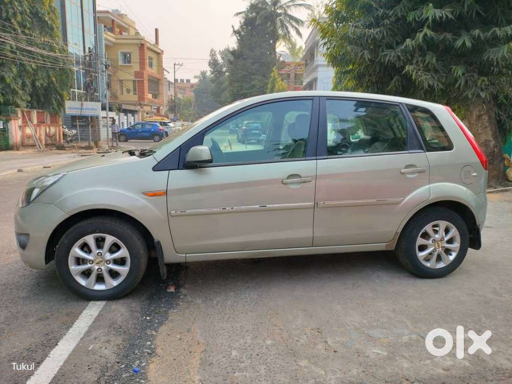 Ford Figo 1.2p Titanium Opt Mt, 2011, Petrol