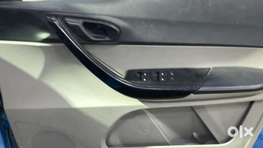 Tata Tiago 1.2 Revotron Xt, 2016, Petrol