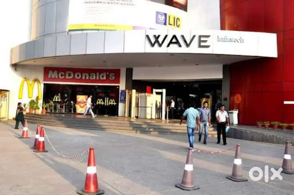 WAVE SHOPPING MALL में नौकरी के लिए आवेदन कर सकते हैं।