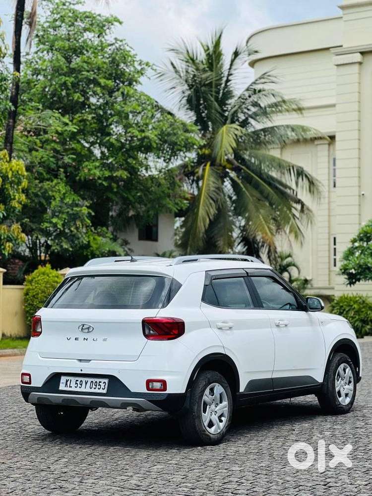 Hyundai Venue S 1.2 Petrol, 2022, Petrol
