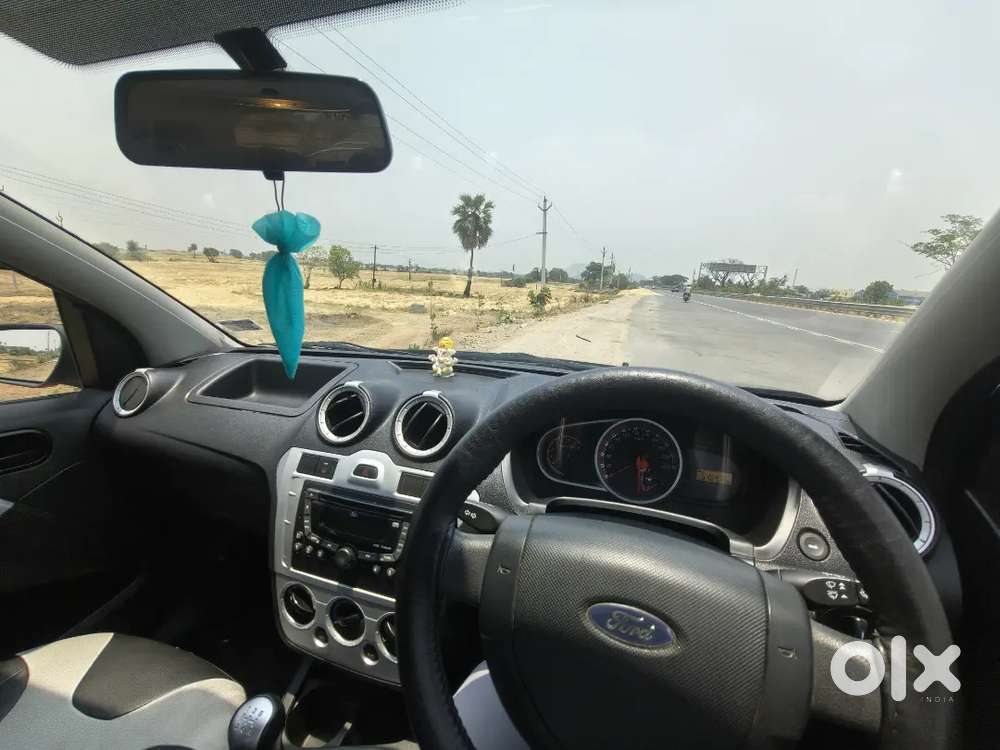 Ford Figo Petrol Zxi 2010 Car