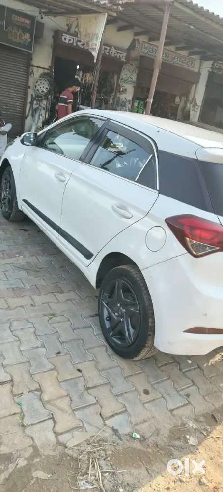 Hyundai I20 2018 August Petrol Well Maintained