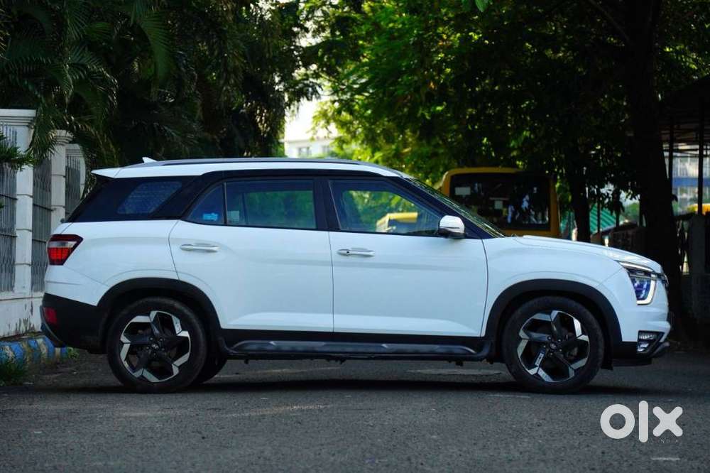 Hyundai Alcazar Platinum, 2023, Petrol
