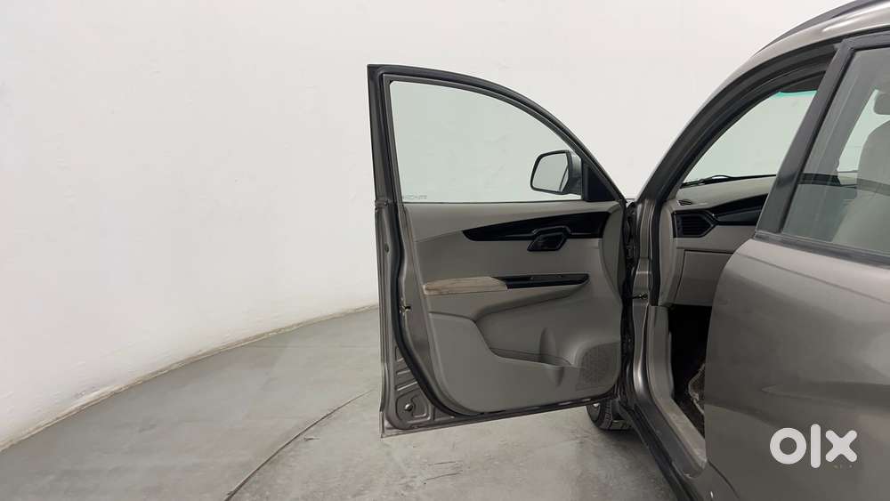 Mahindra Kuv 100 Mfalcon G80 K8, 2016, Petrol