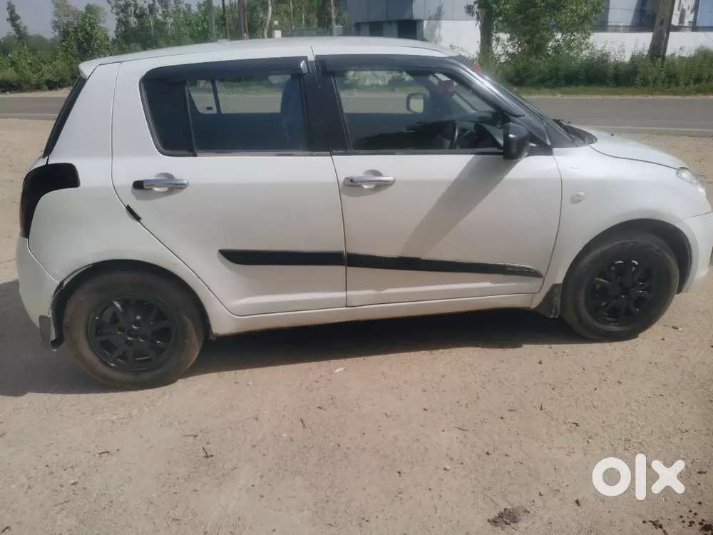Maruti Suzuki Swift 2010 Diesel 75260 Km Driven
