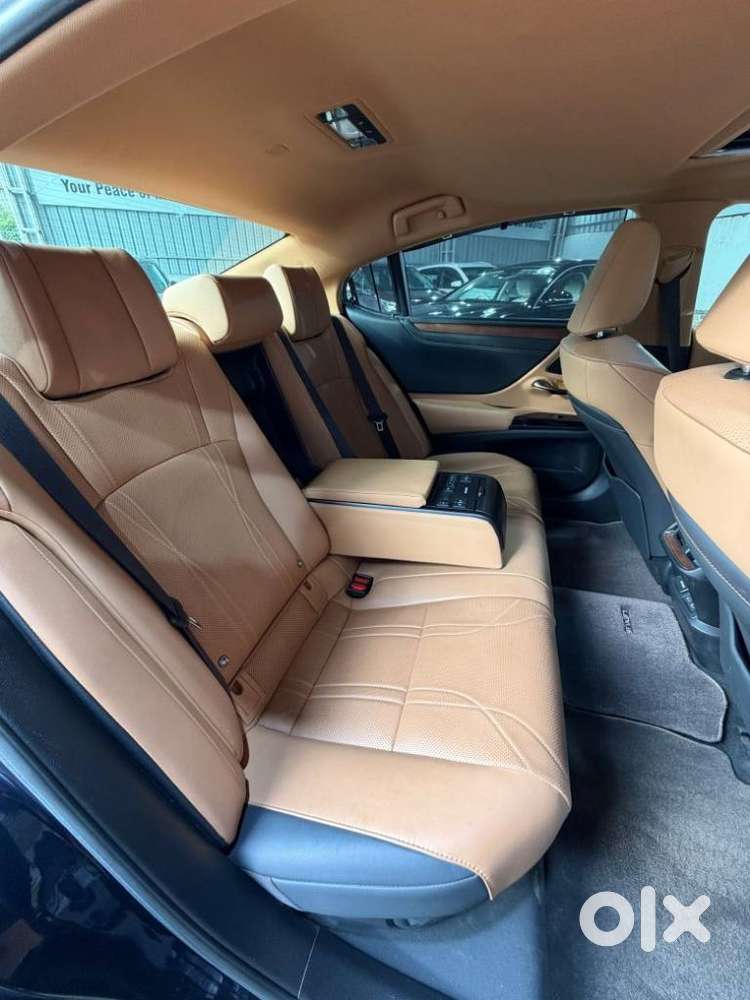Lexus Es 300h Luxury, 2024, Petrol