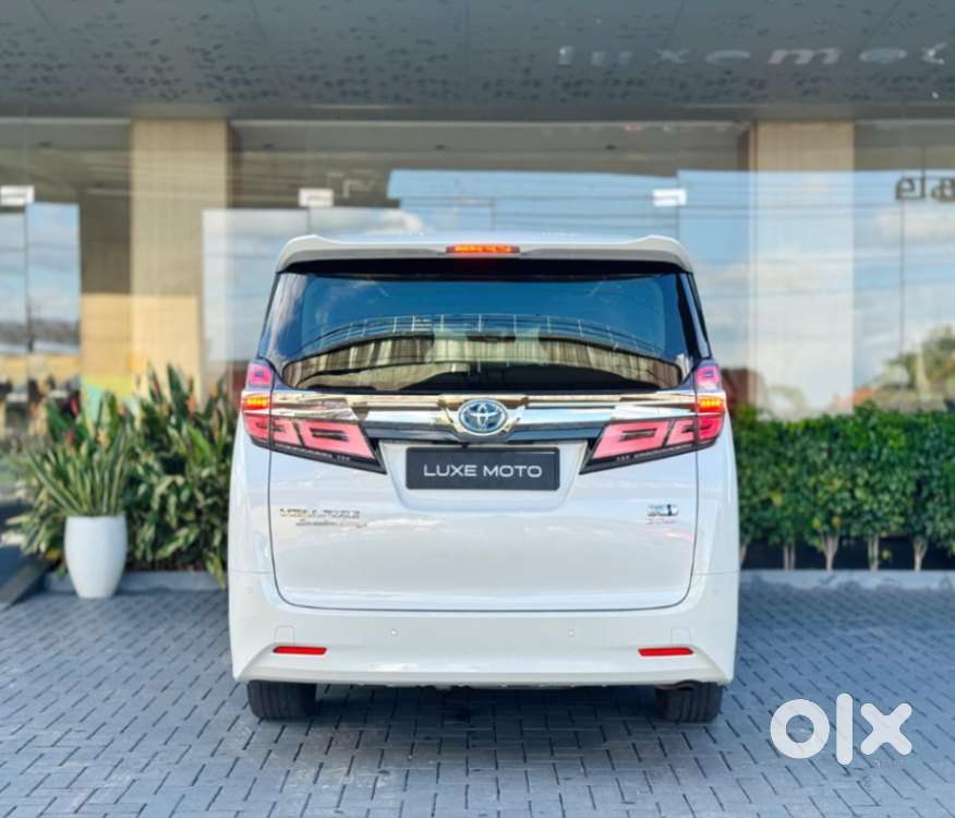 Toyota Vellfire Vip – Executive Lounge, 2022, Petrol