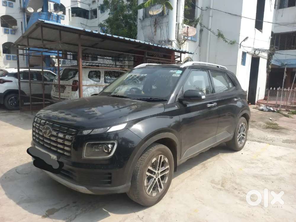 Hyundai Venue 2023 Diesel Well Maintained.