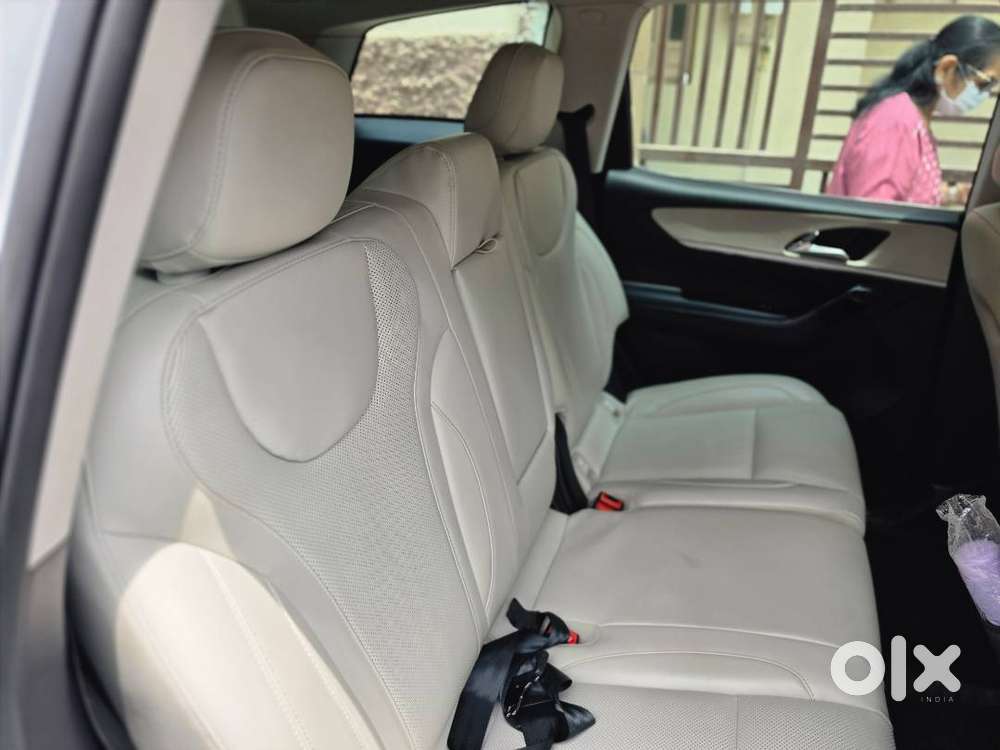 Mahindra Xuv700 2024 Awaits You