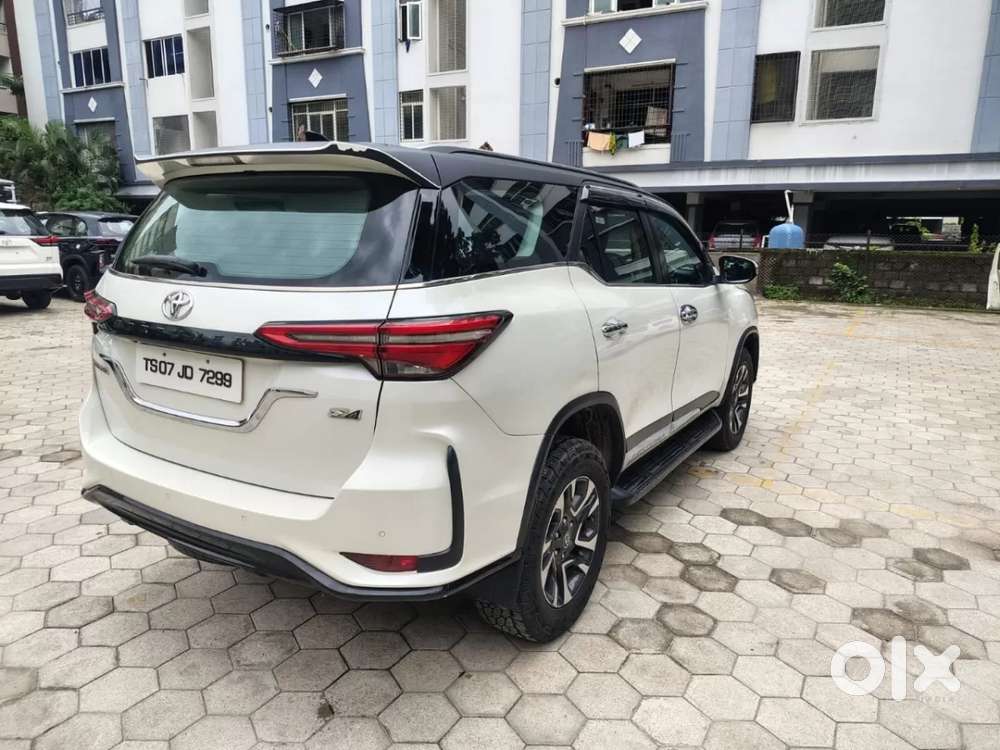 Toyota Fortuner Legender, 2022, Diesel