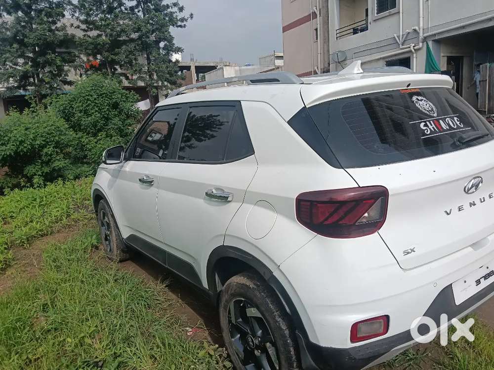 Hyundai Venue Diesel 2021 Knight Edition