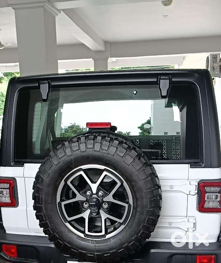 Jeep Wrangler 2025 Petrol 10000 Km Driven