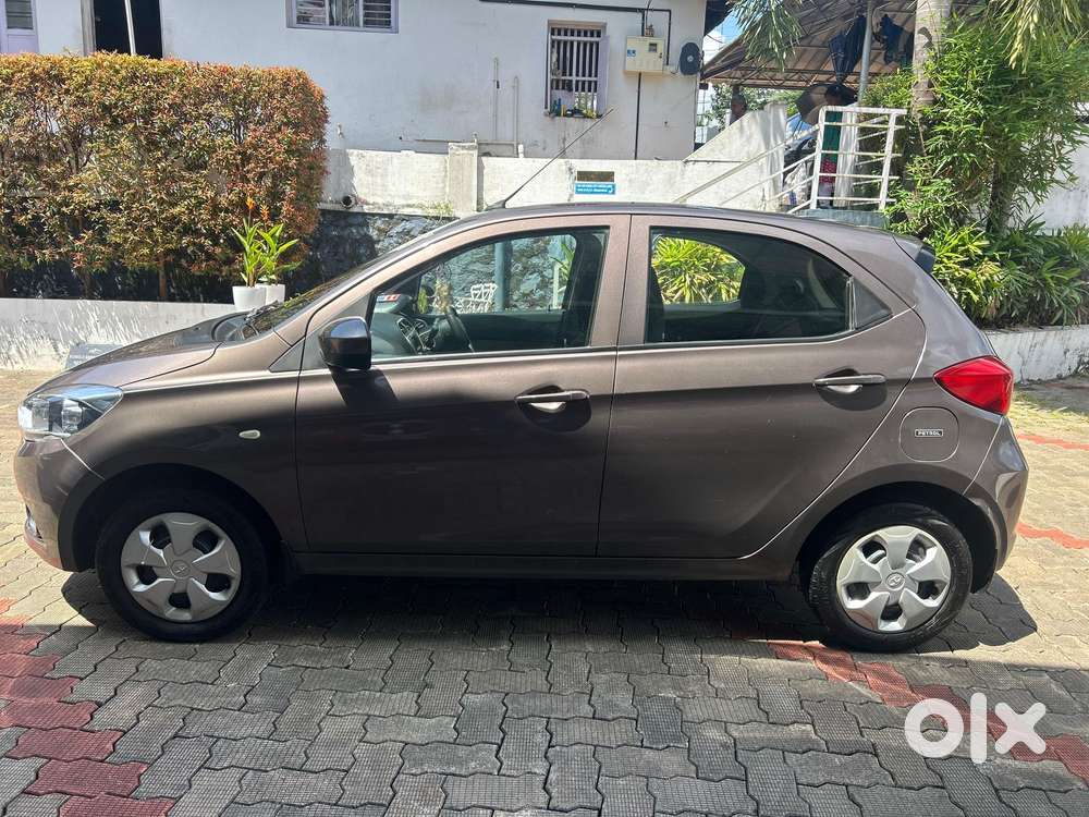 Tata Tiago 1.2 Revotron Xt (o), 2017, Petrol