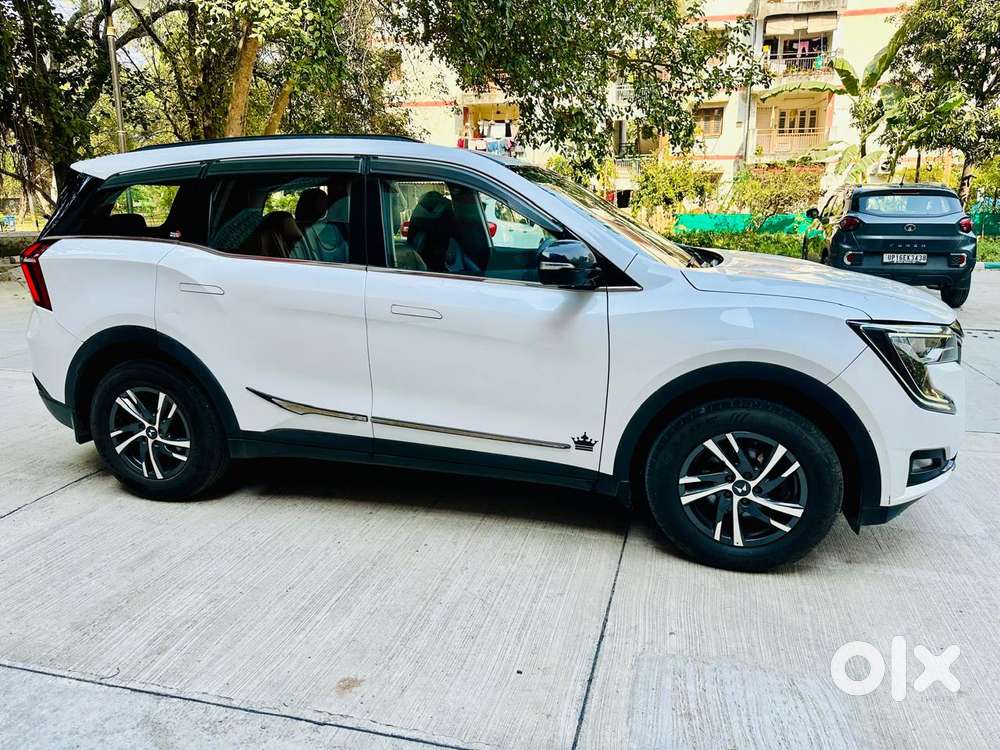 Mahindra Xuv700 2.0 Ax 5 Petrol Mt 7 Str, 2022, Petrol