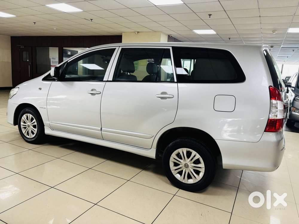Toyota Innova 2.5 G (diesel) 8 Seater Bs Iv, 2014, Diesel