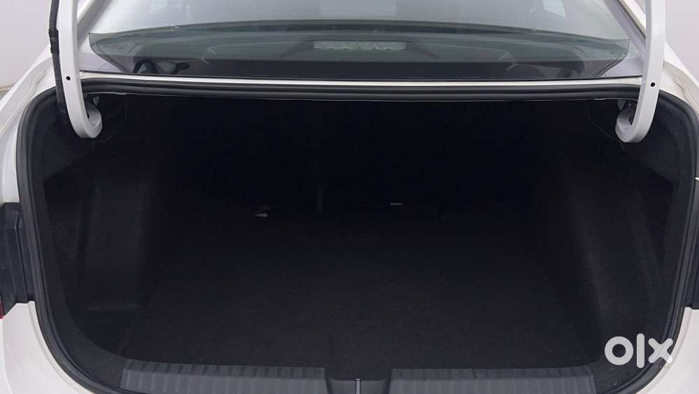 Skoda Slavia Style 1.5l Tsi Dsg, 2022, Petrol