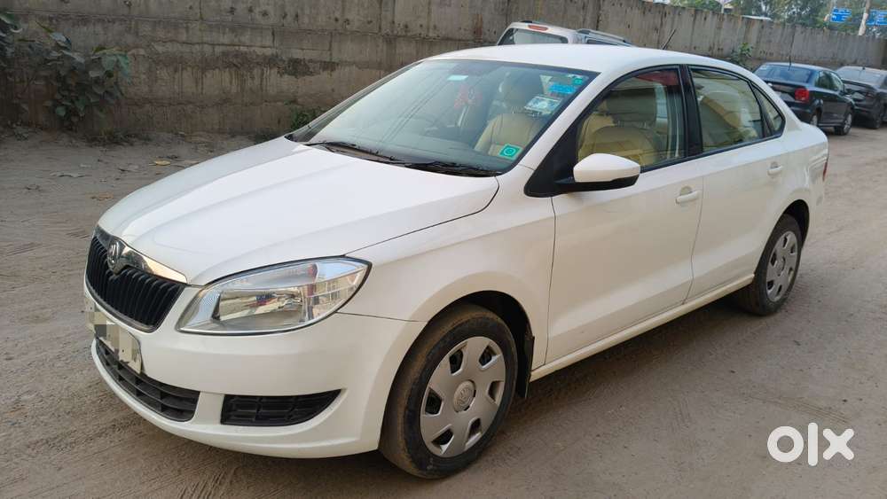 Skoda Rapid 1.6 Mpi Ambition, 2015, Petrol