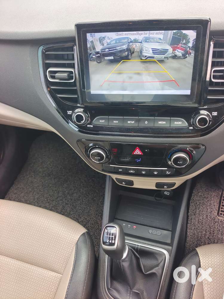 Hyundai Verna 1.6 Sx (o) Vtvt, 2021, Petrol